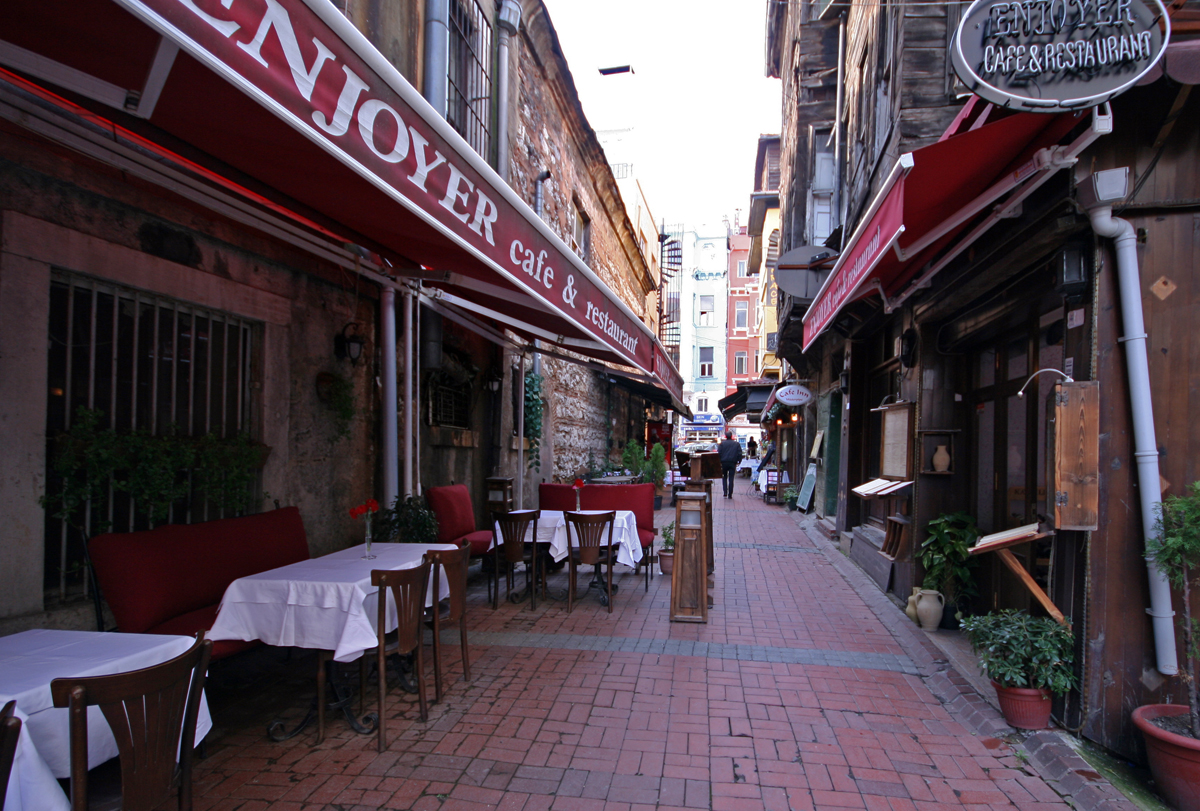 Alley, Istanbul, Turkey
