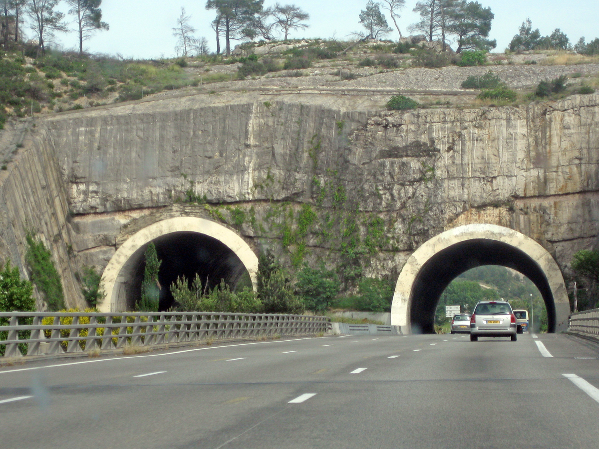 old-aquaduct-france
